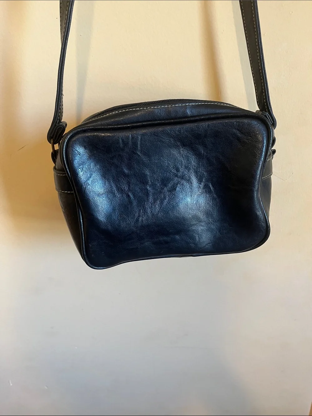 Black Leather Messenger Bag for women’s